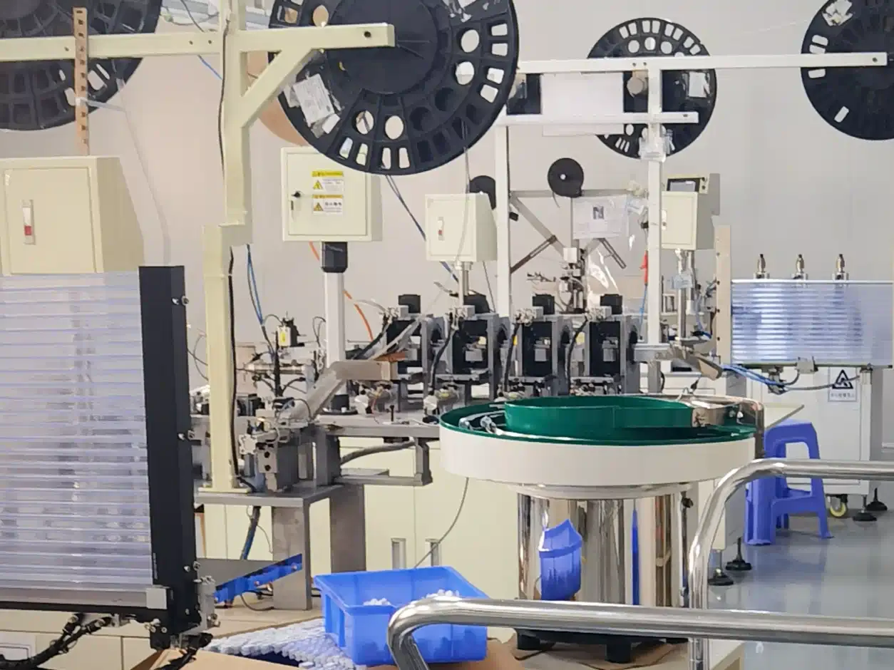 SCSI工业伺服连接器及DIN41612欧式插座的自动化组装技术